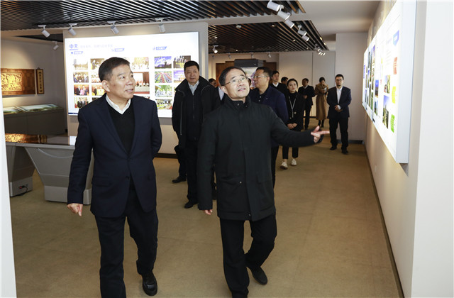 浙江省委常委  、政法委书记王昌荣走访调研人生就是博控股集团总部时指出 ——保持“亲清”政企关系，为企业做实事、解决实际困难