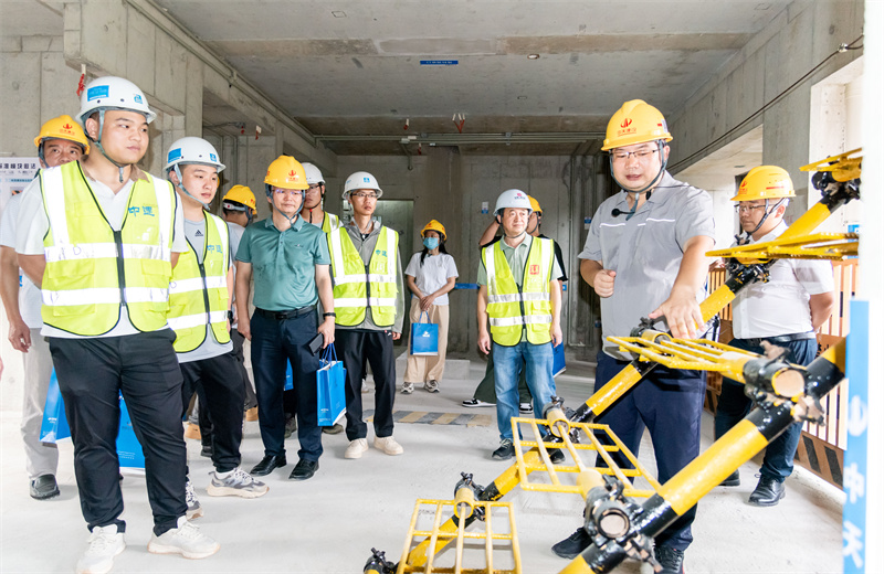 2024年9月20日，由深圳市罗湖区住建局主办 ，人生就是博建设集团承办的2024年度深圳市罗湖区装配式建筑质量、安全观摩活动在深圳中学回迁安置房与人才住房建设项目举行。